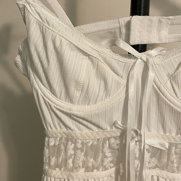 Underwire Dress - Picture 1 of 3